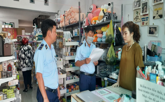 Bày bán 300 sản phẩm thuốc lá điện tử nhập lậu, 1 shop tại Cần Thơ bị phạt hành chính