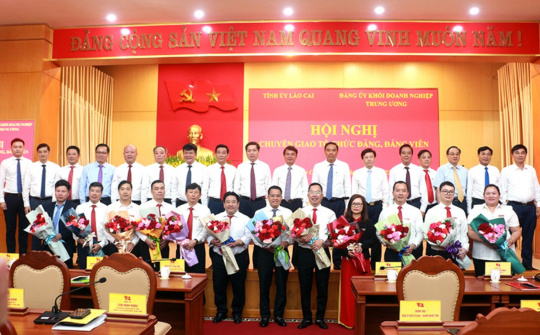 2.700 đảng viên được tiếp nhận về Đảng bộ Tập đoàn Hóa chất Việt Nam