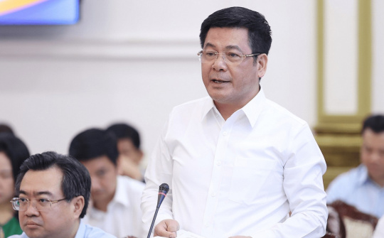 Bộ trưởng Nguyễn Hồng Diên: TP.HCM cần phát huy vai trò trung tâm đầu mối trong chuỗi công nghiệp, thương mại