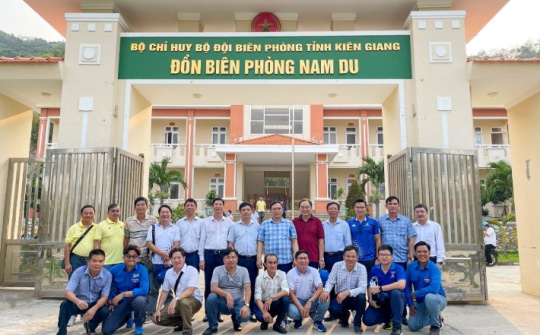 EVNGENCO 2: Hành trình về nguồn trao gửi tình cảm đến nơi đảo xa