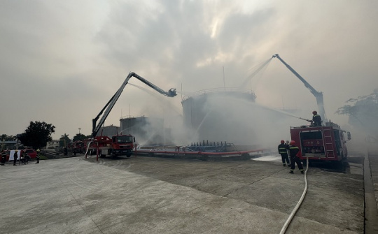Diễn tập chữa cháy và cứu nạn, cứu hộ tại Tổng kho Xăng dầu Đức Giang