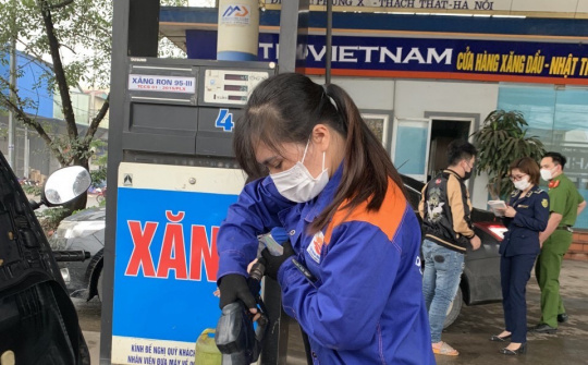 Hà Nội: Phát hiện cửa hàng kinh doanh xăng dầu tại huyện Thạch Thất lừa dối người tiêu dùng