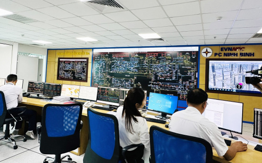 PC Ninh Bình: Đảm bảo cung ứng điện dịp Lễ 30/4 - 1/5 và mùa nắng nóng 2023