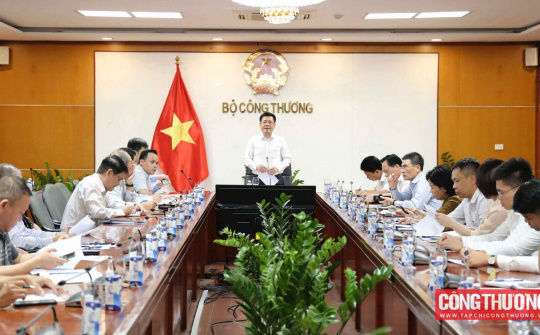 Quyết liệt thực hiện các giải pháp để đảm bảo nguồn cung xăng dầu