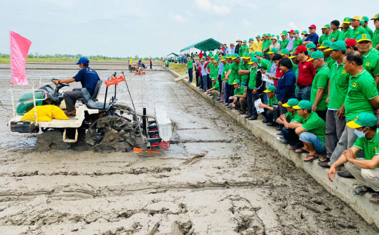 Cơ giới hóa gieo sạ chính xác, hỗ trợ sản xuất lúa chất lượng cao