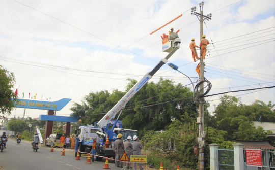 EVNSPC chú trọng dịch vụ, chăm sóc khách hàng mùa nắng nóng