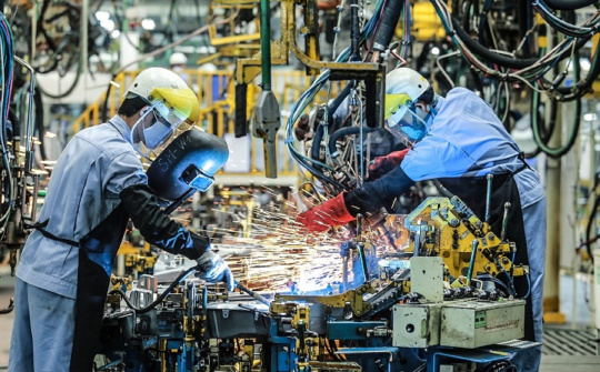 PMI tháng 3/2023, ngành sản xuất Việt Nam giảm còn 47,7 điểm khi nhu cầu suy yếu