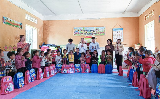Niềm vui trong lớp học mới ở bản Tà Cù Nhè