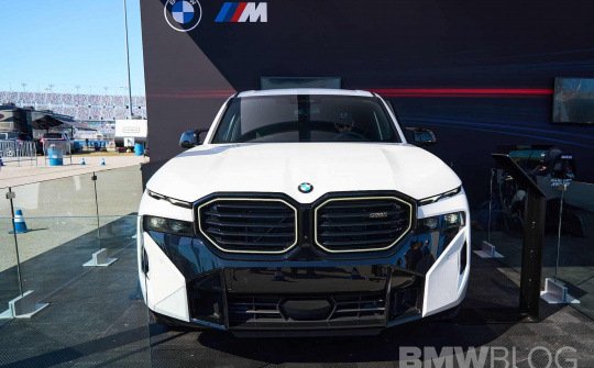 SUV XM 2024 - Mẫu xe với động cơ V8 mạnh nhất lịch sử BMW