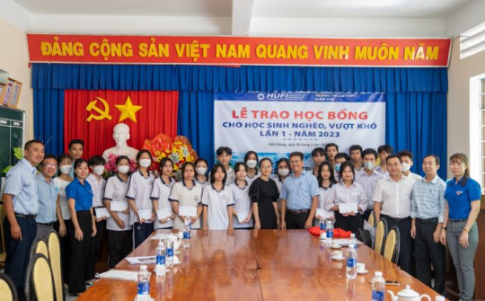 HUFI: Trao học bổng cho học sinh vượt khó tại Kiên Giang