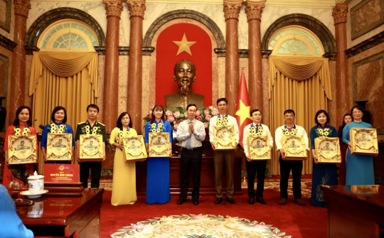 Khen thưởng Công đoàn Công ty Tuyển than Cửa Ông và cá nhân đoàn viên Công ty Than Thống Nhất