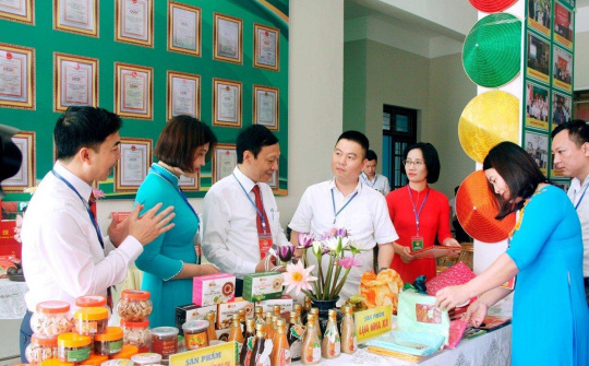 Cục Thương mại điện tử và Kinh tế số: Đưa 5000 tem truy xuất hàng chính hãng đến với bà con tỉnh Hà Nam