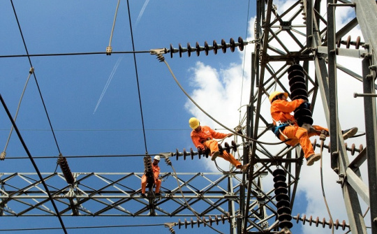 Tập đoàn Điện lực Việt Nam nỗ lực cung cấp điện cho sự phát triển của kinh tế - xã hội và nhu cầu của nhân dân