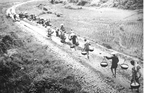 Thương nhân thời “Chín năm làm một Điện Biên”