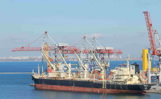 Bất chấp Sáng kiến Biển Đen tiếp tục được gia hạn, hàng chục tàu chở ngũ cốc của Ukraine vẫn bị mắc kẹt