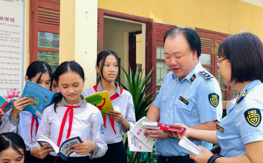 Quản lý thị trường góp phần xây dựng và lan tỏa văn hóa đọc sách tại Hà Tĩnh