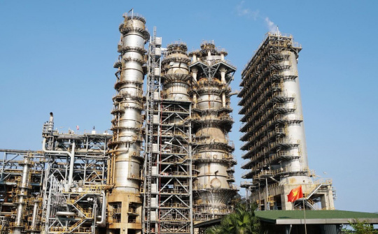 Lọc hoá dầu Bình Sơn: Đã hoàn thành 99% mục tiêu lợi nhuận cả năm, có hơn 28.000 tỷ đồng tiền mặt và tiền gửi ngân hàng