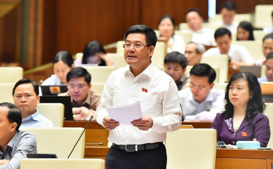 Bộ trưởng Nguyễn Hồng Diên phát biểu tại Quốc hội về phát triển năng lượng tái tạo và cơ chế xác định giá cho điện gió, điện mặt trời