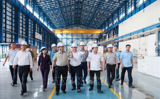 Thủ tướng Phạm Minh Chính kiểm tra tình hình sản xuất và cung ứng điện tại Quảng Ninh