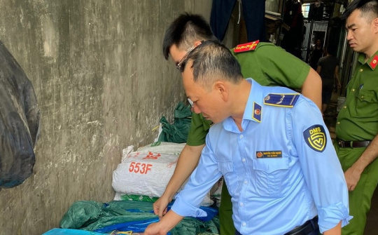 Quản lý thị trường Hà Nội: Phát hiện gần 1 tấn cánh gà không rõ nguồn gốc xuất xứ