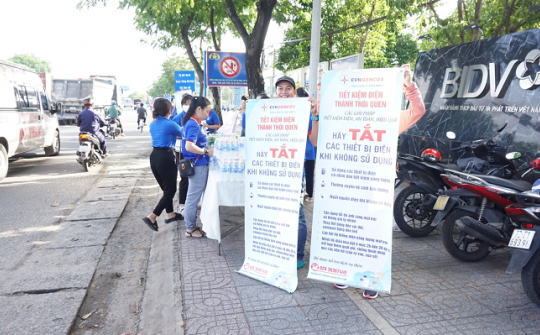 Đoàn thanh niên EVNGENCO3 tích cực tuyên truyền tiết kiệm điện tại thị xã Phú Mỹ