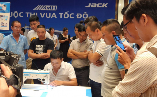 Ra mắt dòng máy may thích ứng xu hướng đơn hàng nhỏ giao hàng nhanh