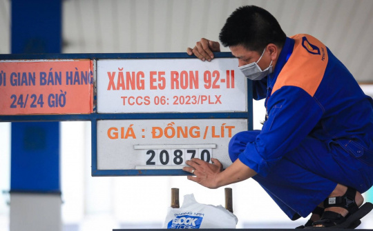 Kỳ điều hành 21/6/2023: Giá xăng tiếp tục giữ nguyên, giá dầu dao động nhẹ