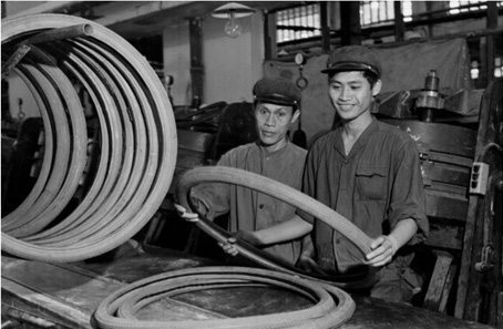 Ngoại thương phục vụ mở rộng quy mô sản xuất