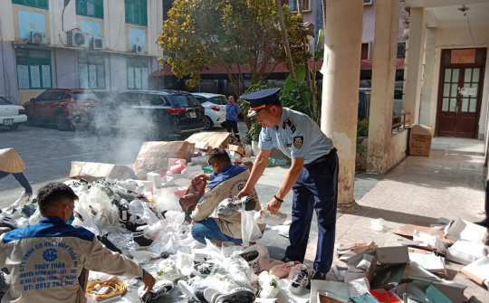 Tiêu huỷ hàng chục ngàn sản phẩm hàng giả, hàng nhái, vi phạm sở hữu trí tuệ