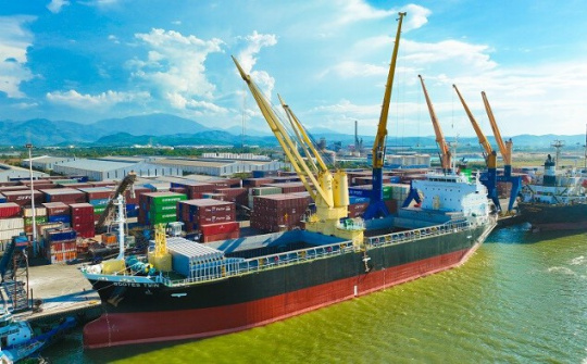 Cảng Chu Lai nâng cao hiệu suất khai thác hàng rời