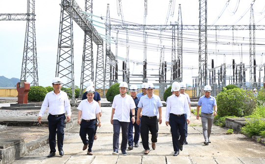 EVNNPT kiểm tra vận hành hệ thống truyền tải điện Bắc - Nam: Đảm bảo cấp̣ điện liên tục, an toàn trong cao điểm nắng  nóng