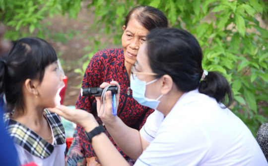 Điện Quang: Hành trình 50 năm - Thắp sáng ước mơ