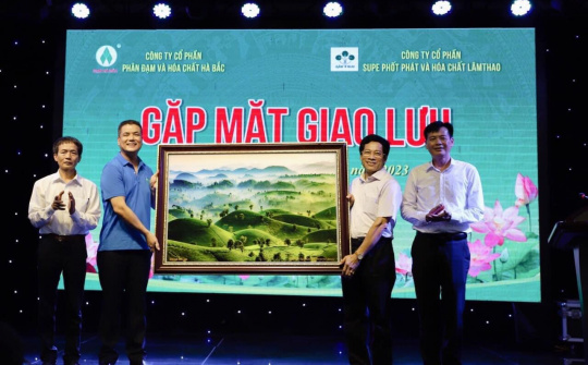 Công ty Supe Lâm Thao thăm, làm việc và giao lưu văn hóa với Công ty Đạm Hà Bắc