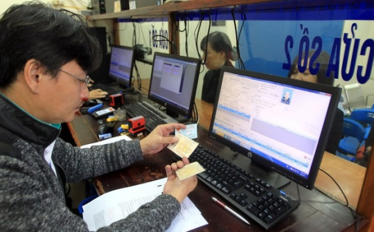 Đề xuất giảm lệ phí cấp giấy phép lái xe online