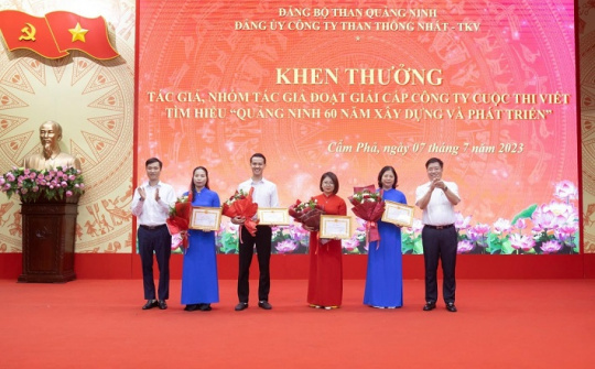 Than Thống Nhất trao giải cuộc thi viết tìm hiểu “Quảng Ninh 60 năm xây dựng và phát triển” cấp Công ty