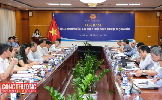 Xây dựng Luật Công nghiệp trọng điểm: Xác định rõ "điểm đến"