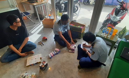 Cần Thơ phát hiện hàng trăm sản phẩm thuốc lá điện tử nhập lậu