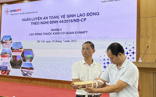 EVNNPT: Nâng cao kiến thức về an toàn vệ sinh lao động