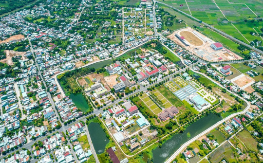 Hai dự án thương mại và đường bộ trong ngày, bức tranh phát triển hạ tầng của Quảng Nam đang "sáng" hơn