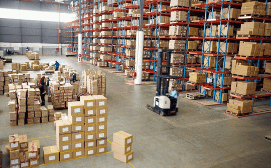 Ứng dụng xe tự hành vận chuyển hàng tự động trong kho thương mại điện tử