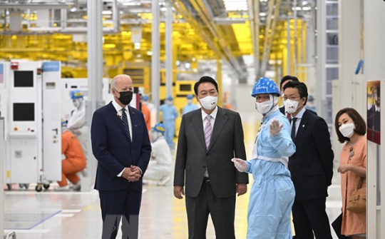 Việt Nam học được gì từ chính sách đưa công nghệ thông tin vào nhà máy của Hàn Quốc?