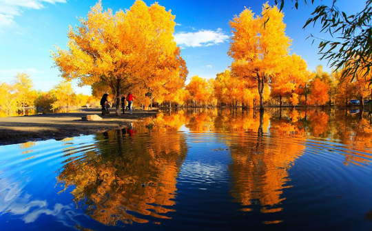 Đắm chìm trong kỳ quan thiên nhiên của Tân Cương