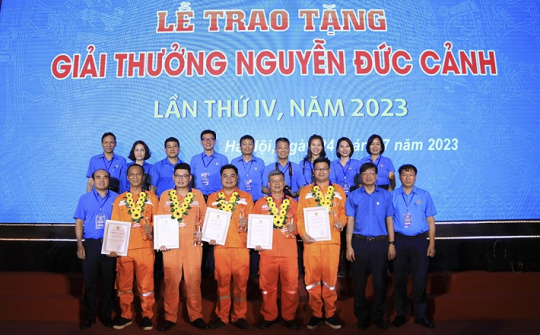 5 gương mặt tiêu biểu của EVN được trao tặng Giải thưởng Nguyễn Đức Cảnh lần thứ IV năm 2023