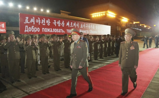 Quốc tế nổi bật: Bộ trưởng Quốc phòng Nga ca ngợi mối quan hệ Nga – Triều