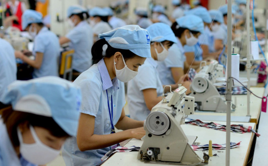 Ngành dệt may: Chuyển đổi xanh hay là mất đơn hàng?