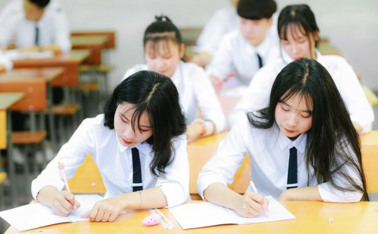 Thời đại chuyển đổi số và yêu cầu đổi mới trong giáo dục đại học hiện nay