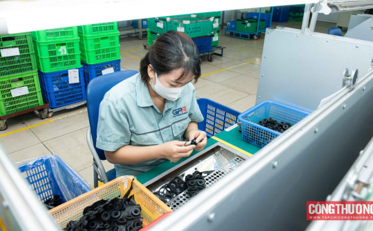 PMI chưa dứt chuỗi ngày dưới ngưỡng 50 điểm, ngành sản xuất kỳ vọng vào động lực từ các dự án đầu tư công