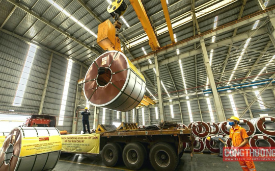 Ngược chiều giá cổ phiếu HSG, Tập đoàn Hoa Sen báo lãi ròng giảm 95%