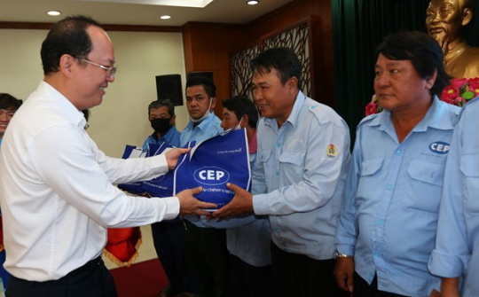 Dành gói 50.000 tỷ đồng cho công nhân vay để tránh tín dụng đen