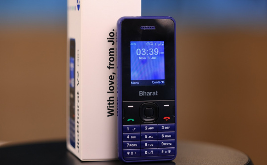 Tỷ phú giàu nhất châu Á trình làng điện thoại rẻ nhất thế giới: Chưa tới 300.000 đồng, kết nối 4G